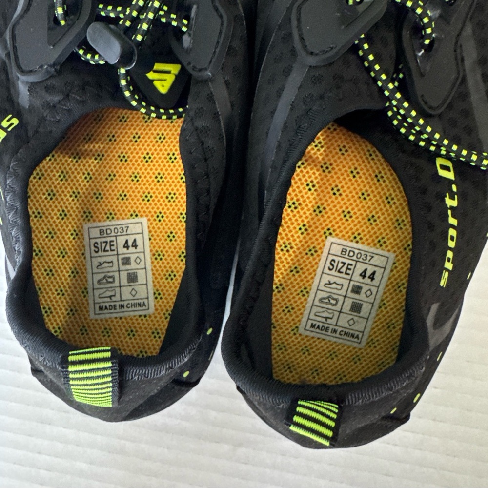 Brand New Water‎ Shoes – Size 44 (Men’s US 10.5-11) - Picture 4 of 5